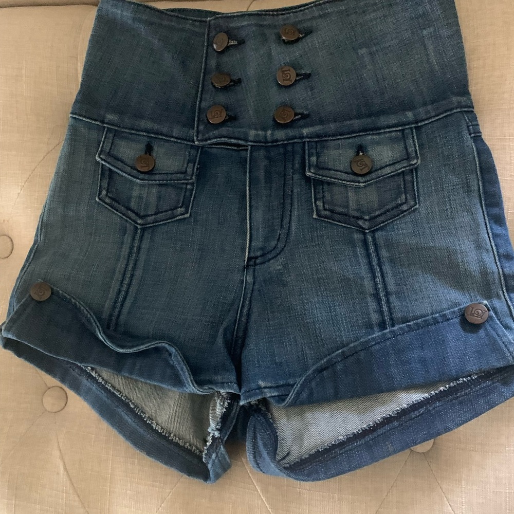 Instant BBL shorts!!! the shorts will make your bum look amazing 🍑
